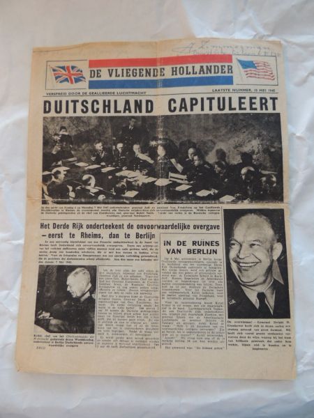 Luchtmacht - De Vliegende Hollander - LAATSTE NUMMER, 10 MEI 1945 &  D-DAY. 50e HERDENKING, 1994 TELEGRAAF SPECIALE UITGAVE met krantenartikel - de Slag om Arnhem.