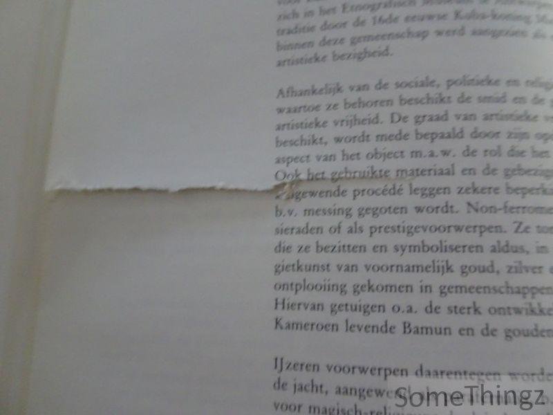 Debbaut,Jan, e.a. (eds). - Utotombo. Kunst uit Zwart-Afrika in Belgisch privé-bezit.