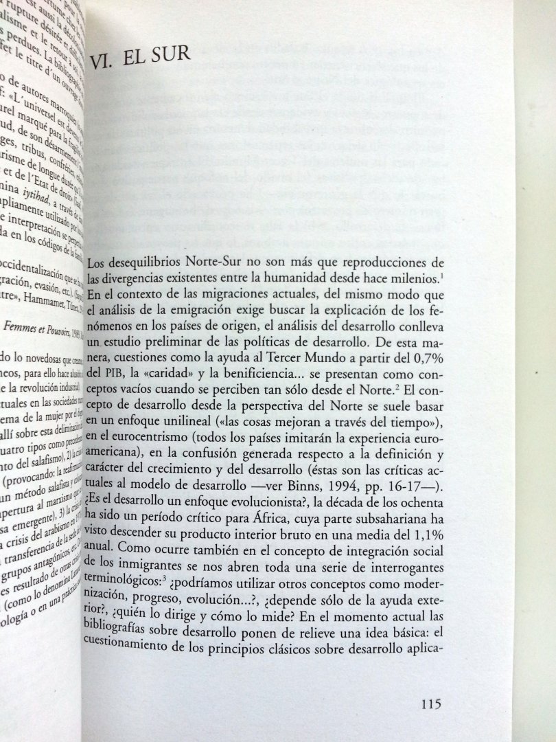 Ribas, Natalia - Las presencias de la inmigración femenina (Un Recorrido por Filipinas, Gambia y Marruecos en Cataluna) (SPAANSTALIG)