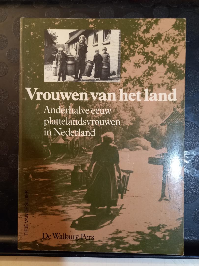 Backerra e.a., Fransje - Vrouwen van het land. Anderhalve eeuw plattelandsvrouwen in Nederland.