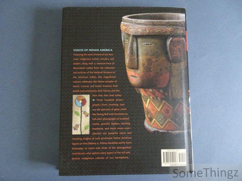 Gerald McMaster and Clifford E. Trafzer. - Native Universe: Voices of Indian America