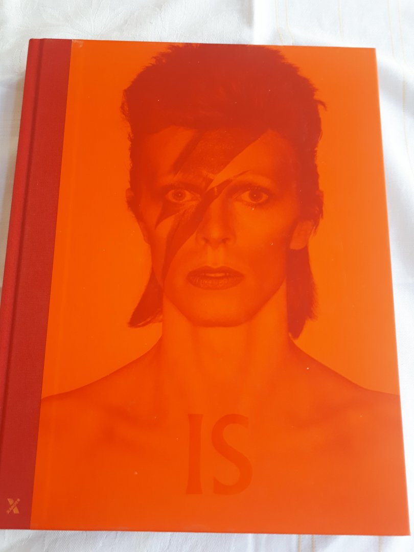 BROACKES, Victoria en MARSH, Geoffrey (redactie) - David Bowie is het onderwerp