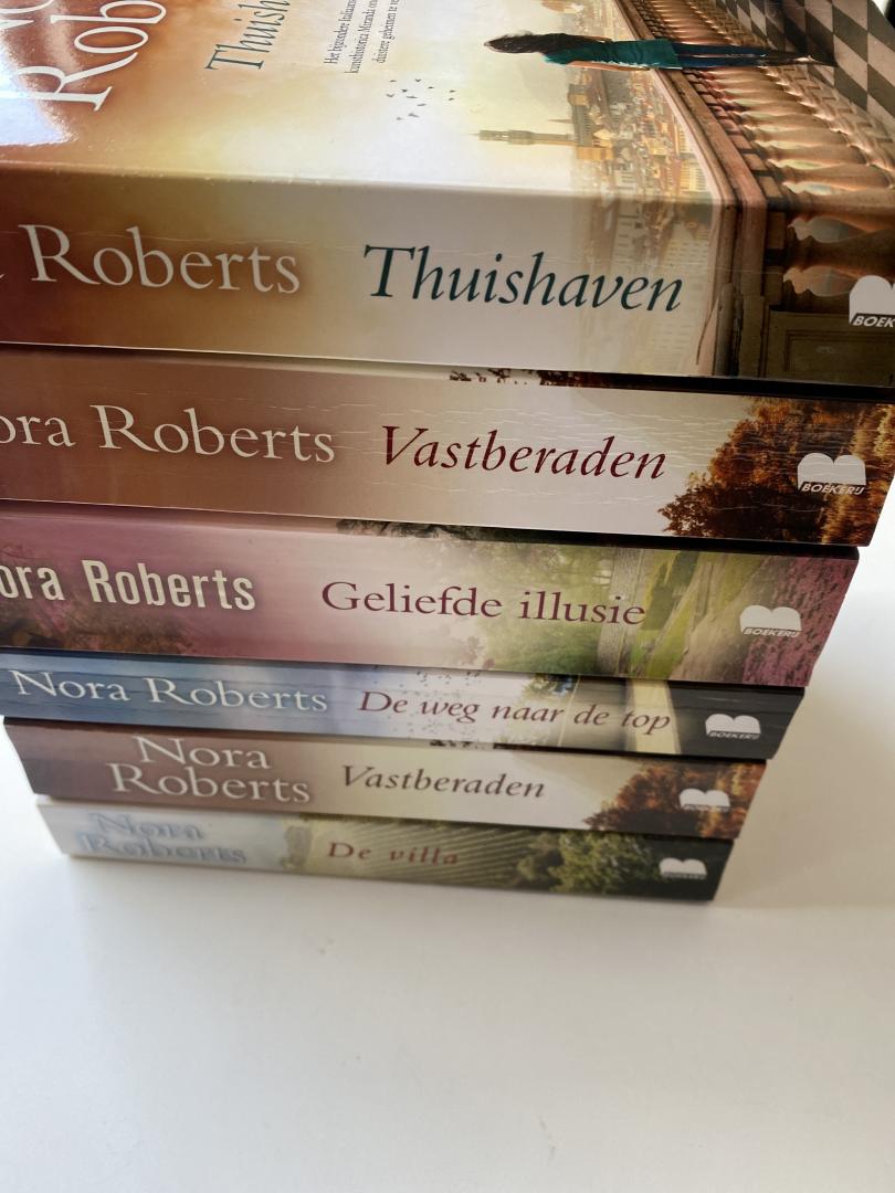 Roberts, Nora - 6 boeken van Nora Roberts; De villa, de weg naar de top, geliefde illusie, vastberaden, thuishaven, vastberaden