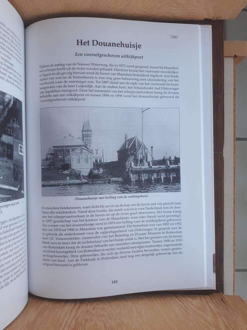 Wassenaar, Dick (smstlng.)/Vink, Ineke (red.) - Historische Schakelingen 1998-2008. Historische Schetsjes uit de Maasluise Courant 'De Schakel'.