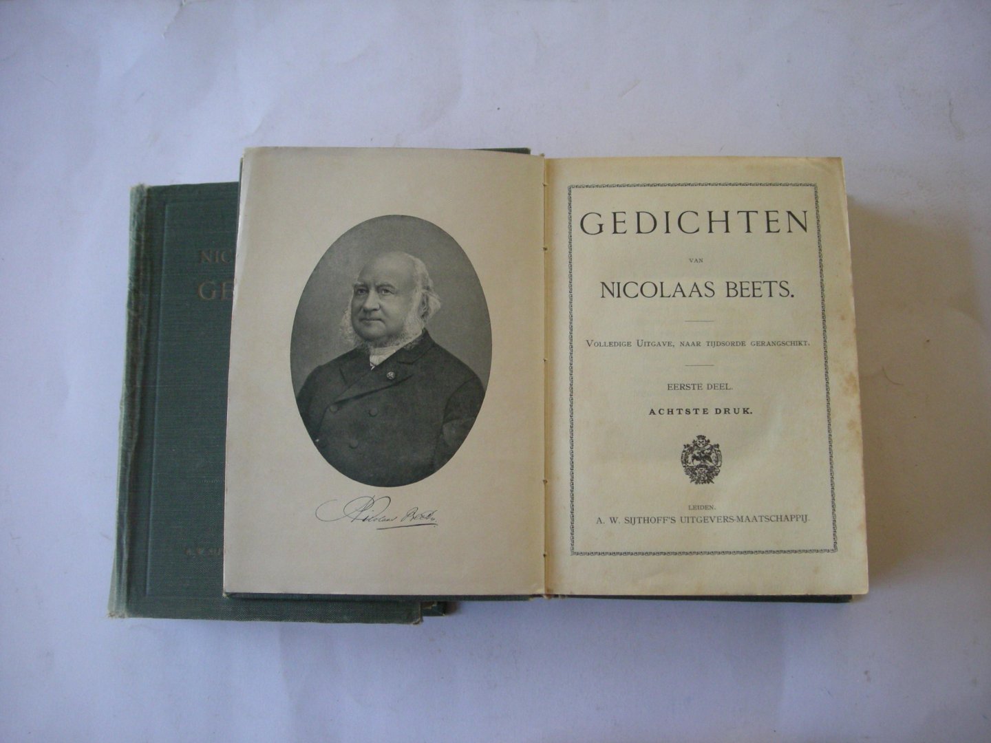 Beets, Nicolaas - Gedichten. Volledige Uitgave naar tijdsorde gerangschikt.  I. Eerste,Tweede en Derde deel + II.Derde deel (2e gedeelte), Vierde deel, Vijfde deel (4e onveranderde druk)