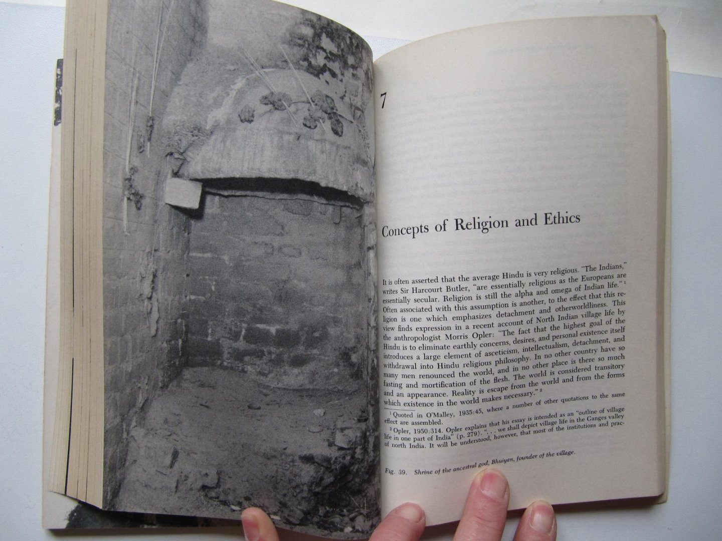 Oscar Lewis - Village Life in Northern India