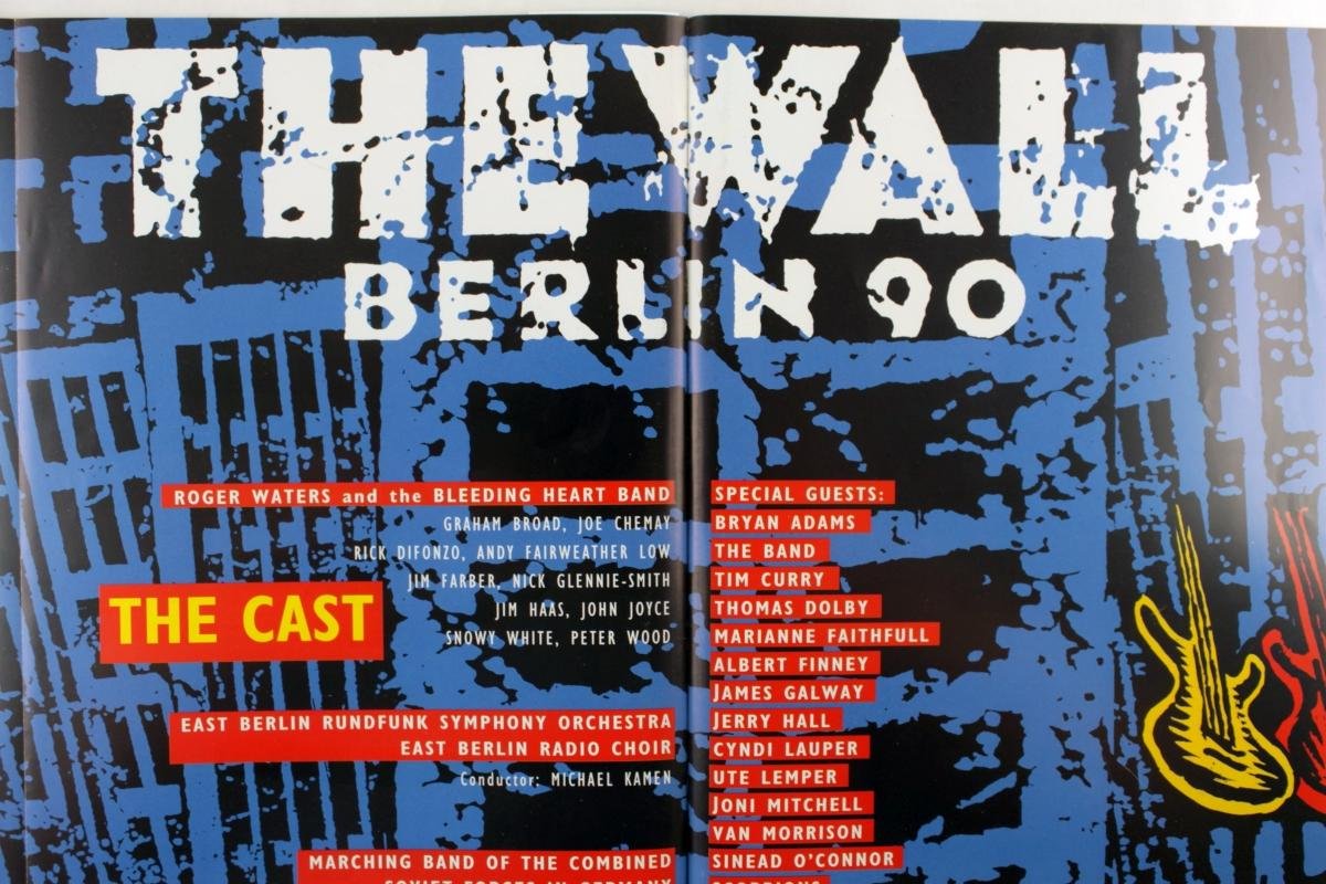 Sandall, Robert (English) and Sommer, Jerry (German) - The wall live in Berlin 1990 concert program book ( 6 foto's)