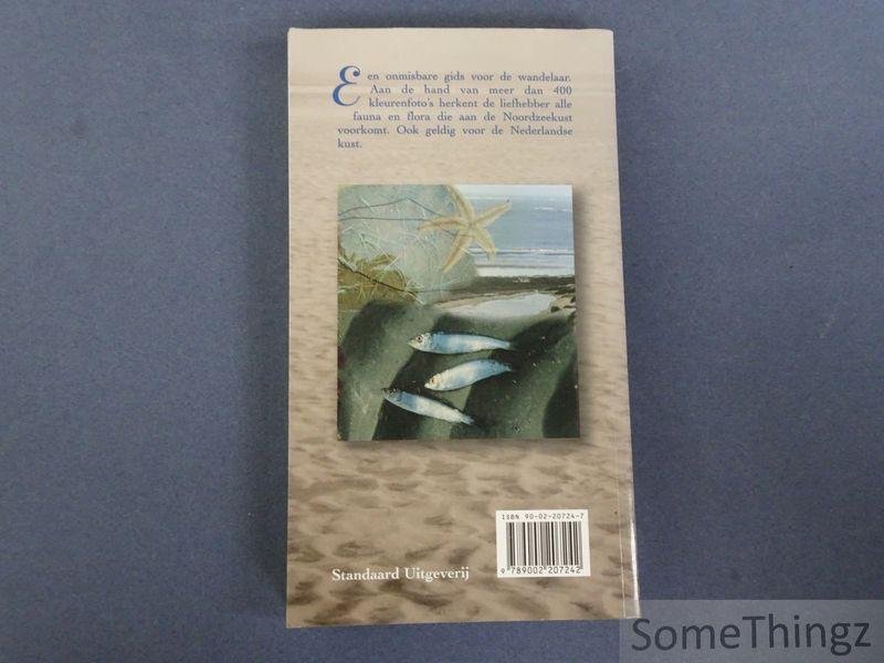 Guy Lamotte - Wandelen langs de Noordzee van Het Zoute tot De Panne. Natuurgids van de Belgische kust. Biotopen, flora en fauna.