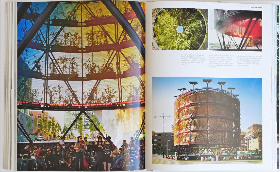 Jodidio, Philip - 100 Contemporary Green Buildings. 2 Volumes