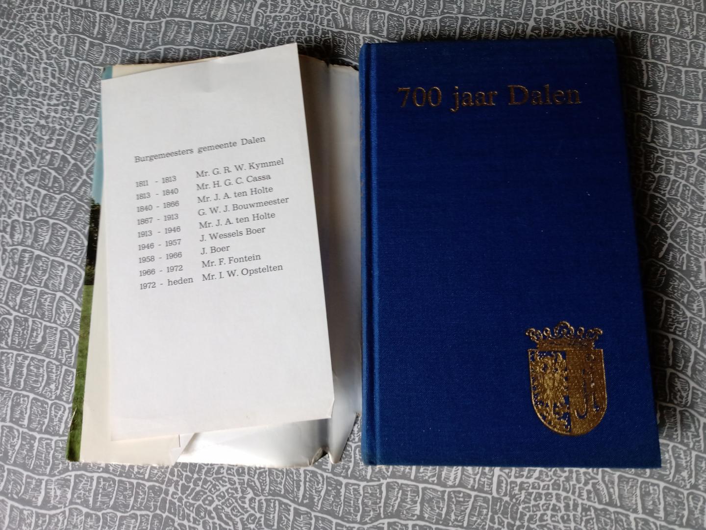 Minderhoud,H.D. - 700 jaar Dalen. Historisch overzicht van de geschiedenis van de gemeente Dalen.