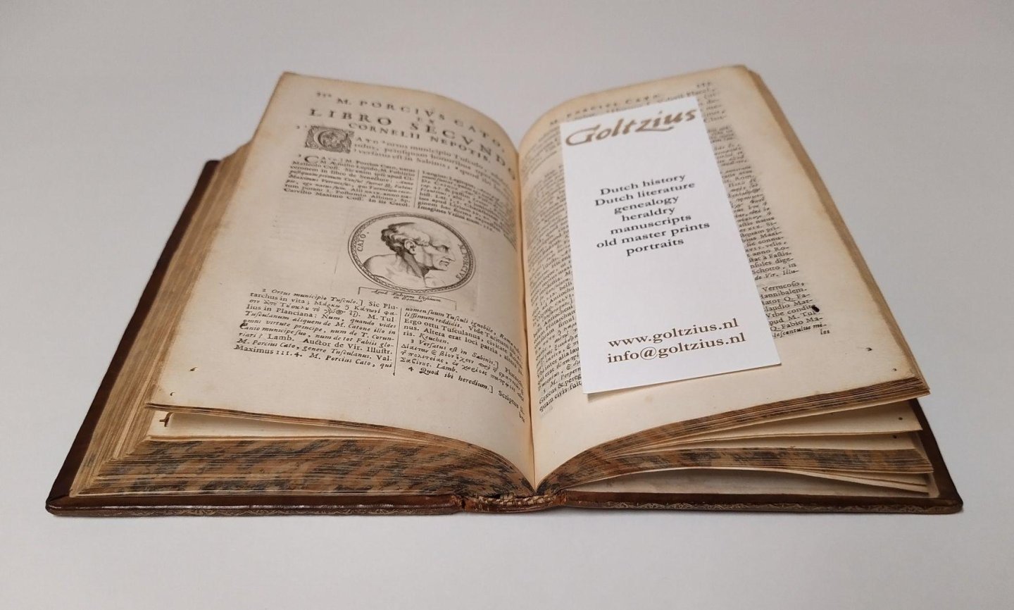NEPOS, CORNELIUS, - Cornelii Nepotis Vitae excellentium imperatorum, observationibus ac Notis Commentatorum, quotquot hactenus innotue^re, illustratae. Accesserunt huic Editioni praecipuorum Graeciae Imperatorum Icones aeri incisae, ut & Index Rerum & Verborum pr...