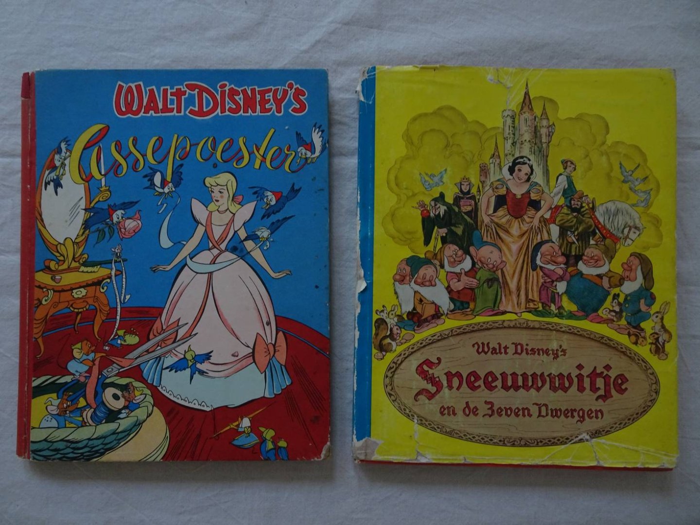 Disney, Walt. - Walt Disney's Sneeuwwitje en de Zeven Dwergen/ Assepoester. 2 titels.