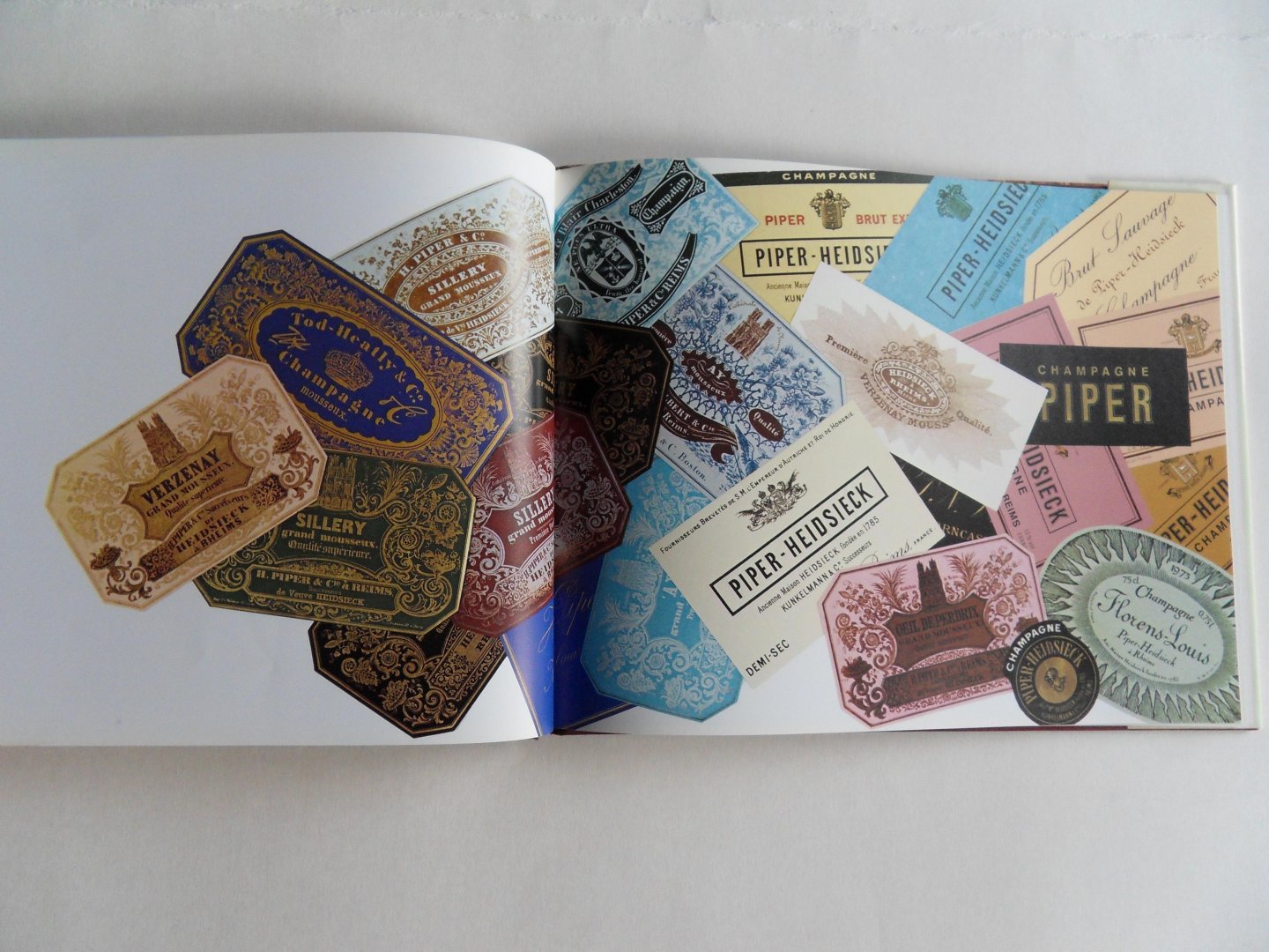 D`Aulan, Francois [ Met GESIGNEERDE opdracht ]. [ 1933 - heden ]. - Two hundred years of Piper-Heidsieck.