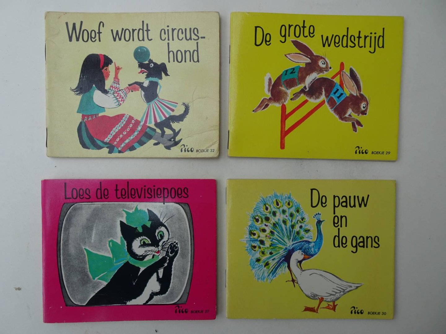 Kerklaan, Marga & Nans van Leeuwen. - De grote wedstrijd/ Loes de Televisiepoes/ De pauw en de gans/ Woef wordt circushond. 4 deeltjes uit de Pico-serie. De nummers, 27, 29, 30 & 32.