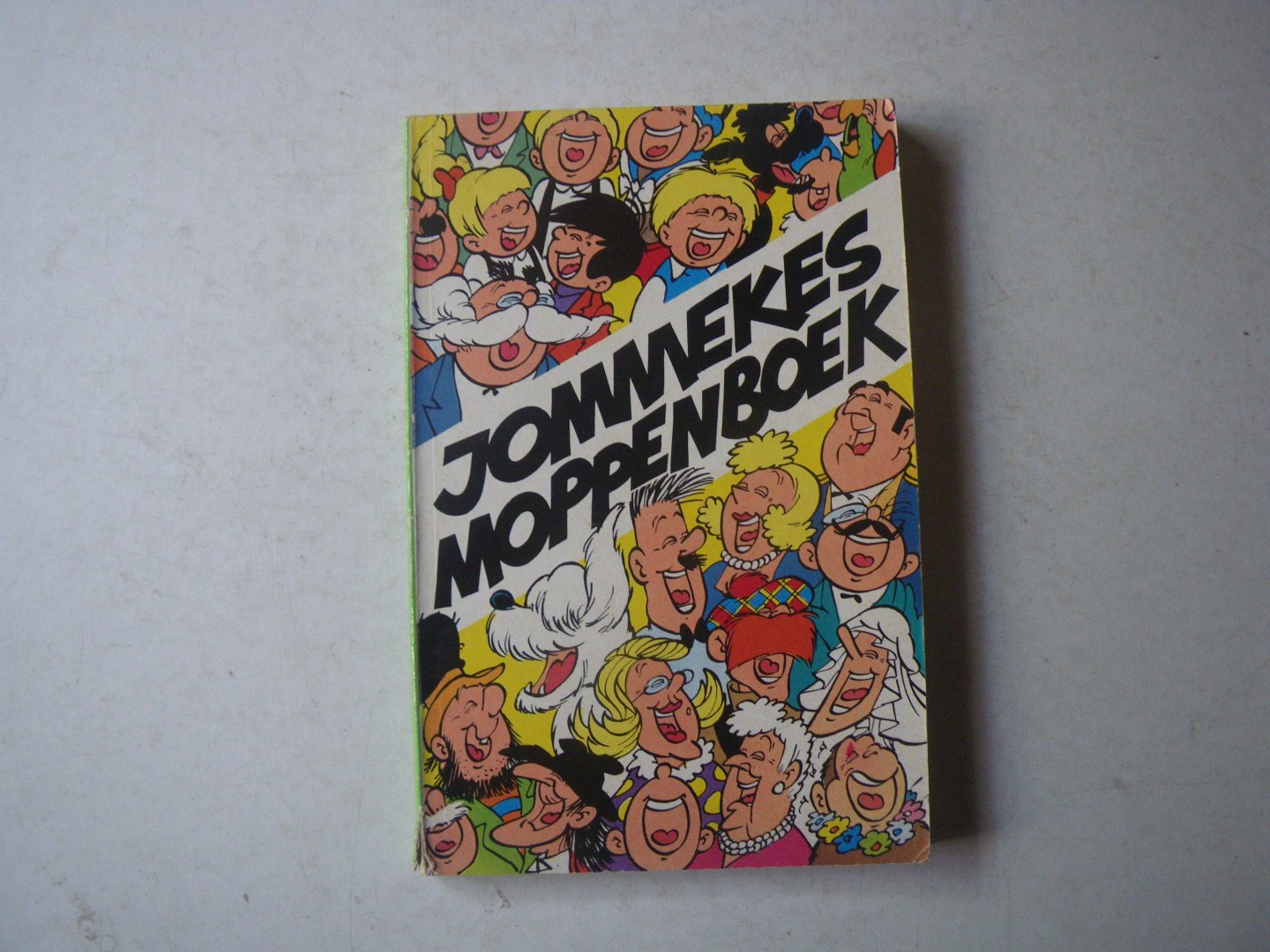 Karel Haerens , tekeningen Jef Nijs - Jommekes moppenboek