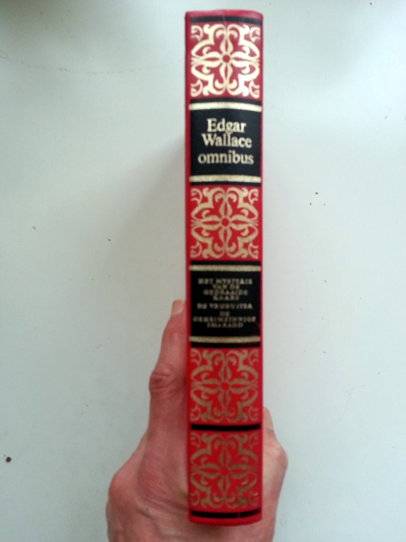 Wallace, Edgar - Omnibus (Het mysterie van de gedraaide kaars - De vrijbuiter - De geheimzinnige smaragd)