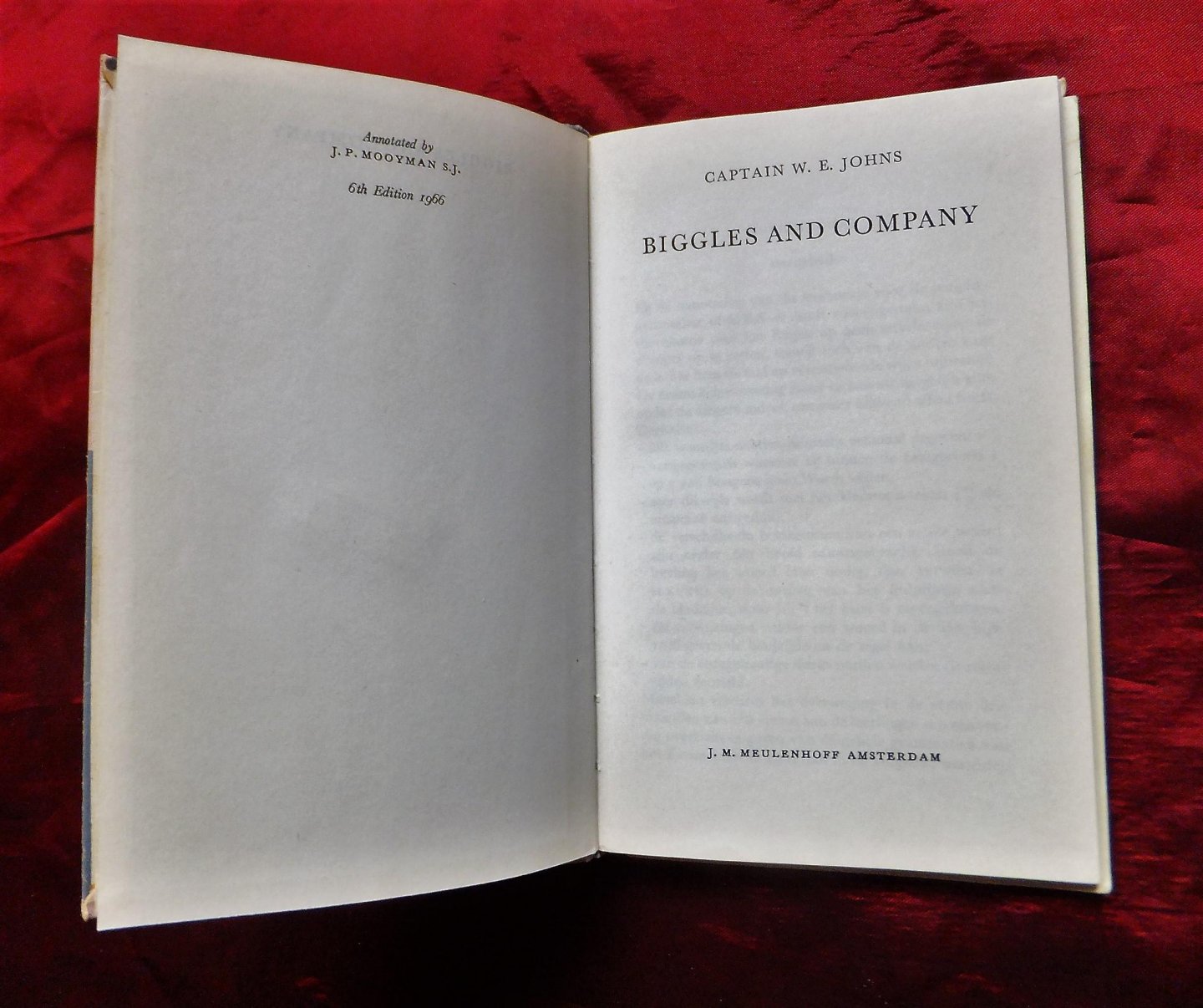Johns, W.E - Biggles and company. Incl hulpboek