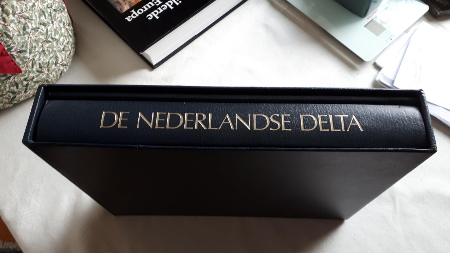 Duursma, E.K., Engel, H., Martens, Th.J.M. - De Nederlandse Delta, een compromis van milieu en techniek in de strijd tegen het water / druk 2