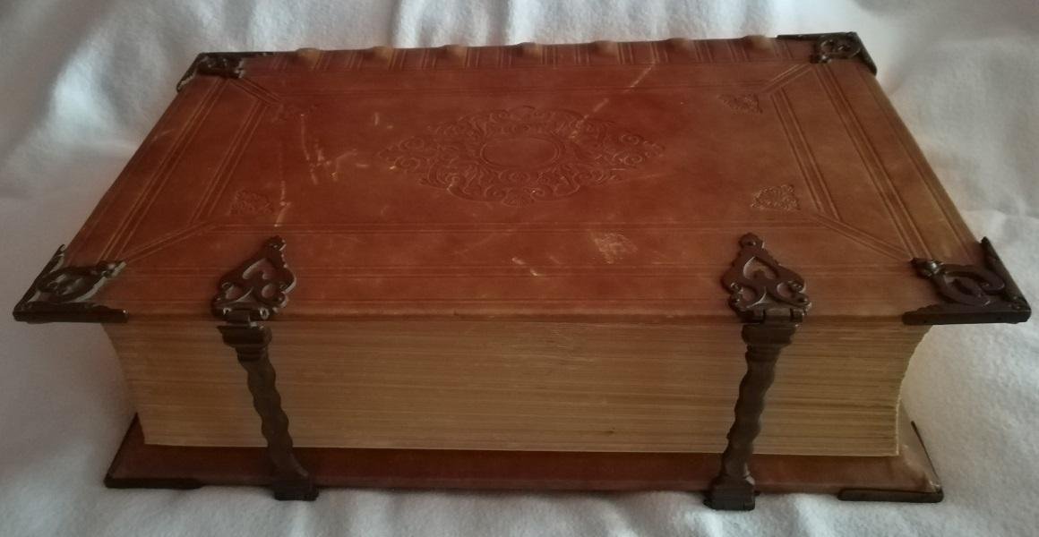  - Biblia dat is de gantsche H. Schrifture vervattende alle de Canonijcke boecken des Ouden en des Nieuwen Testaments