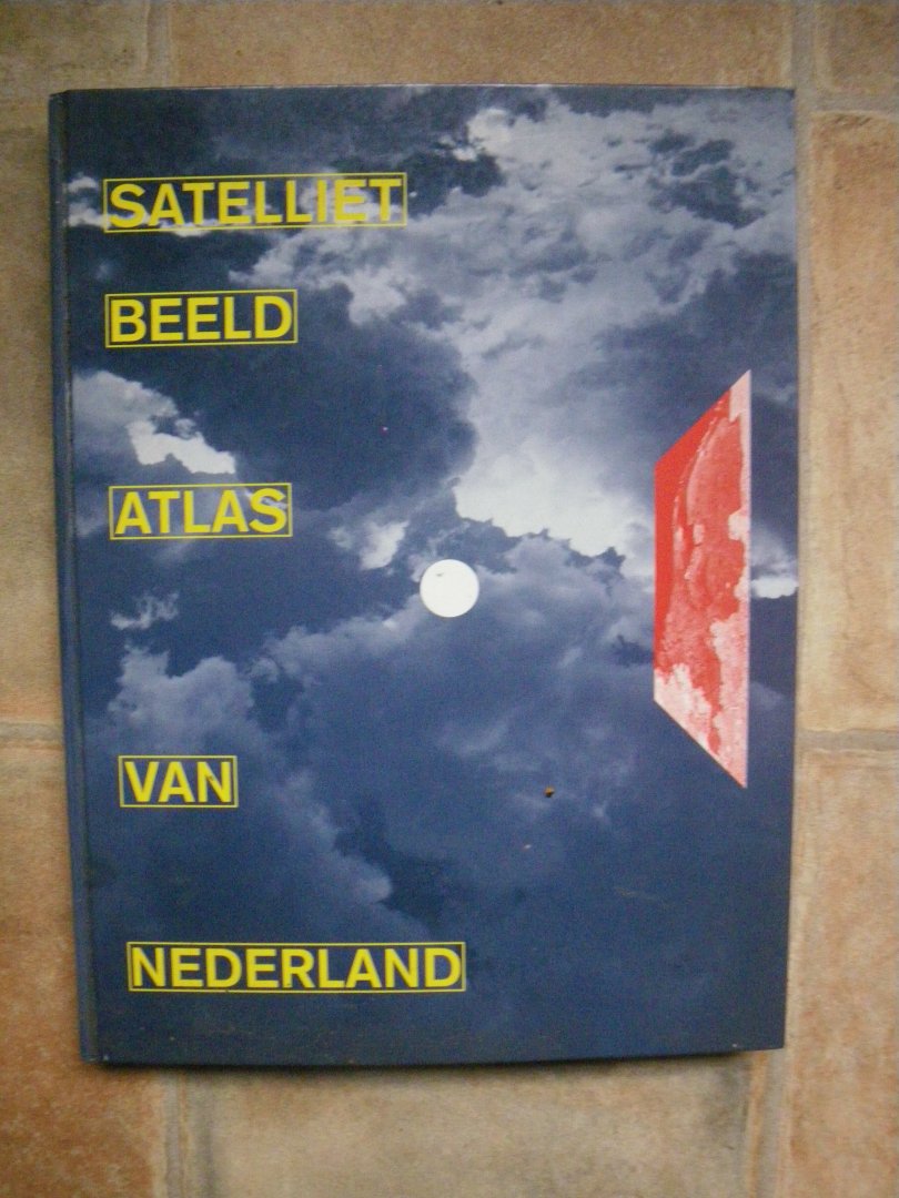 nb - Satelliet beeld atlas van Nederland. Heel Nederland gefotografeerd door de SPOT-Sateliet