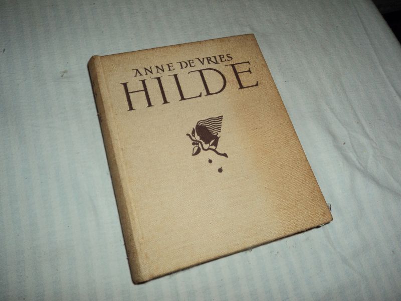 Vries, Anne de - Hilde