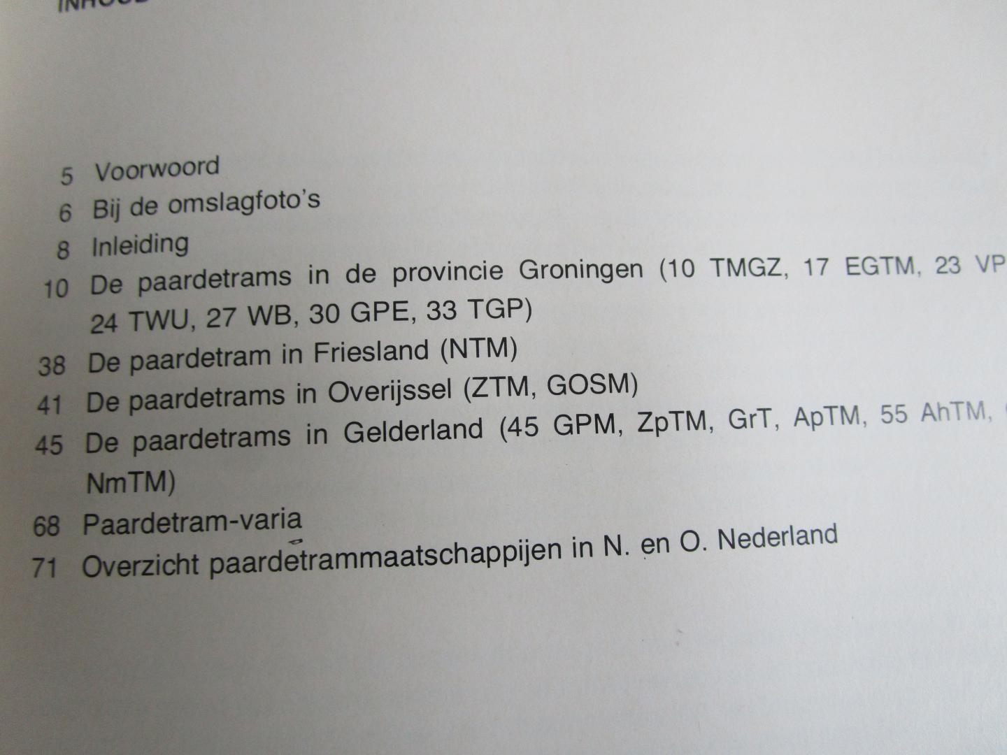 Olthoff, T. - 23 TRAMS EN TRAMLIJNEN; De paardetrams in Noord- en Oost Nederland