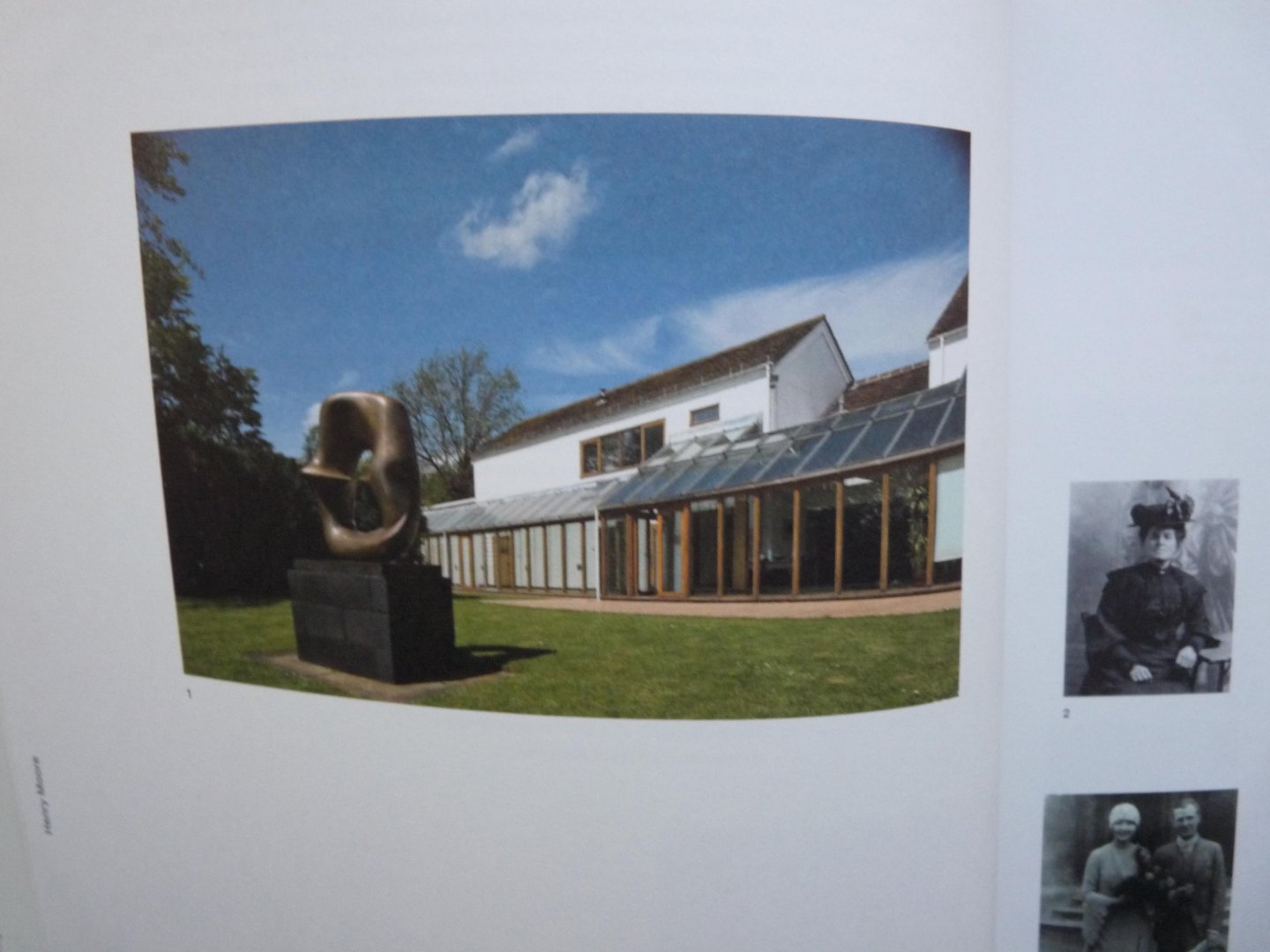 Lingen, Charlotte van - Henry Moore; Sculptuur en architectuur.