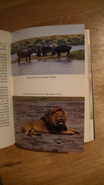 Spinage, C.A - Animals of east Africa. With a foreword by Sir Julian Huxley, F.R.S