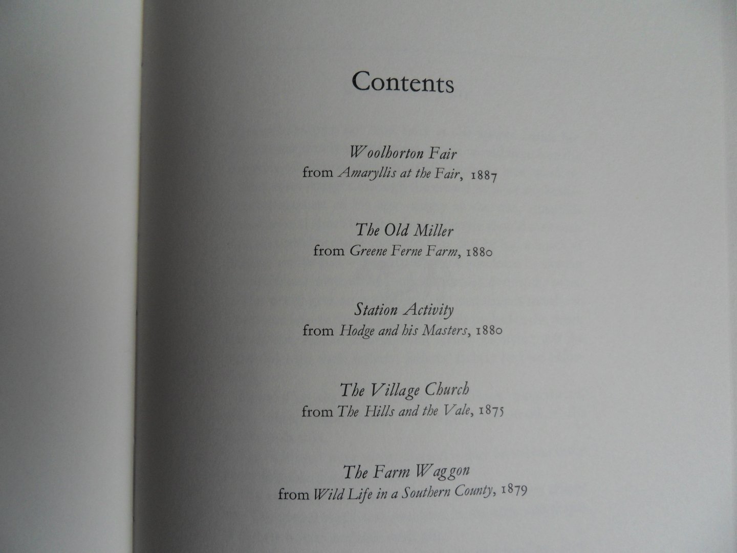 Jefferies, Richard. - Country Vignettes. - Descriptive passages from the writings of Richard Jefferies. - With seven engravings by Anthony Christmas. [Genummerd ex. 49 / 190 ].