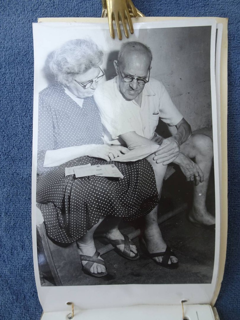 Service Netherlands Indies Government Information, Film and Photo Unit. - Subject: 10th Battalion. In Batavia's Centre, are situated some military barracks. Many native and Eurasian people fled from Indonesian extremist actions in the kampongs. Previous the Japs used it as an internment camp for men, some of whom ar...