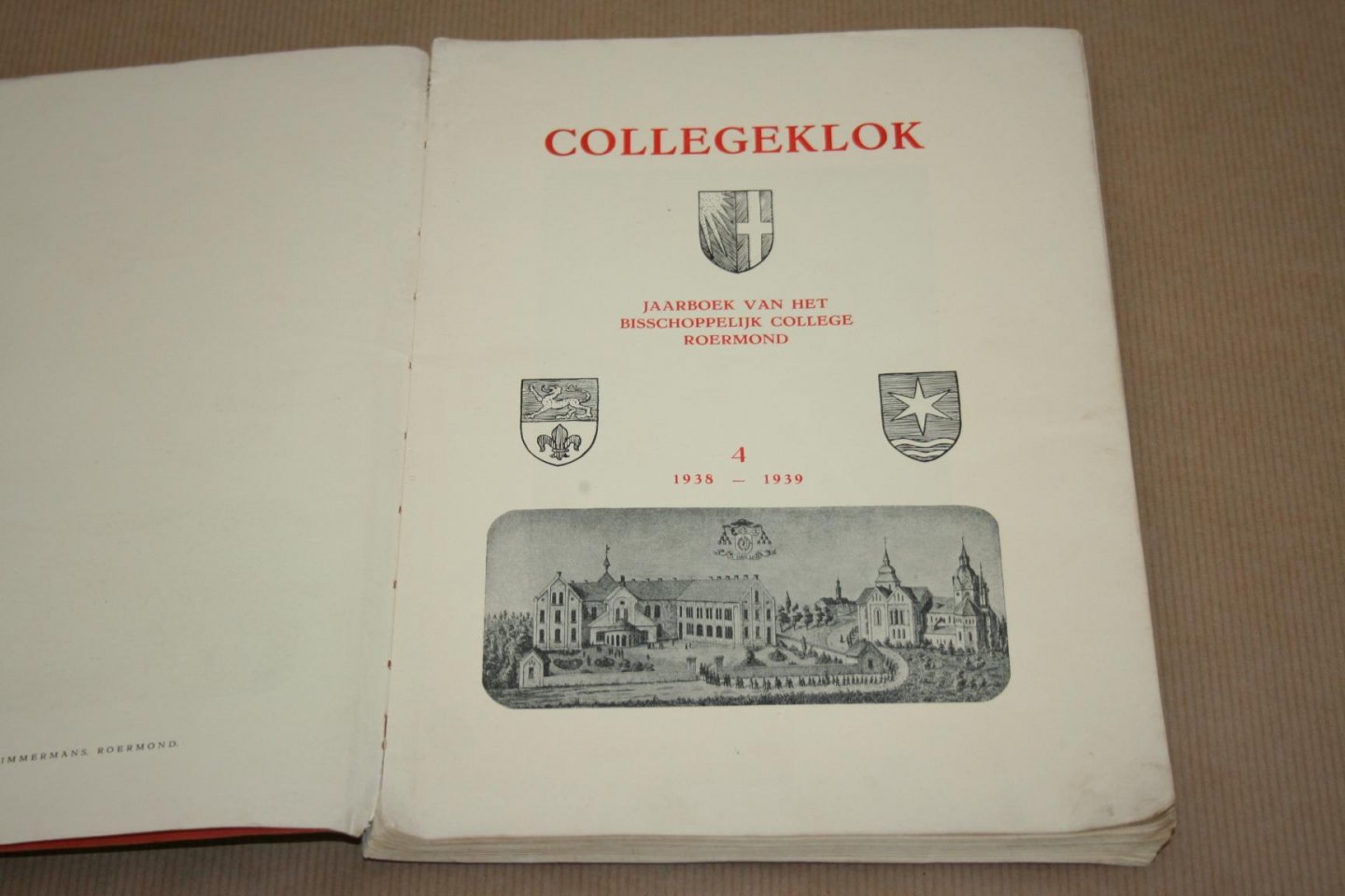  - Collegeklok -- Jaarboek Bischoppelijk College Roermond 1938-1939