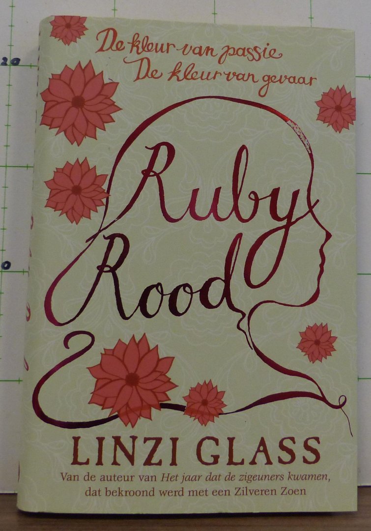 Glass, Linzi - de kleur van passie, de kleur van gevaar - Ruby Rood