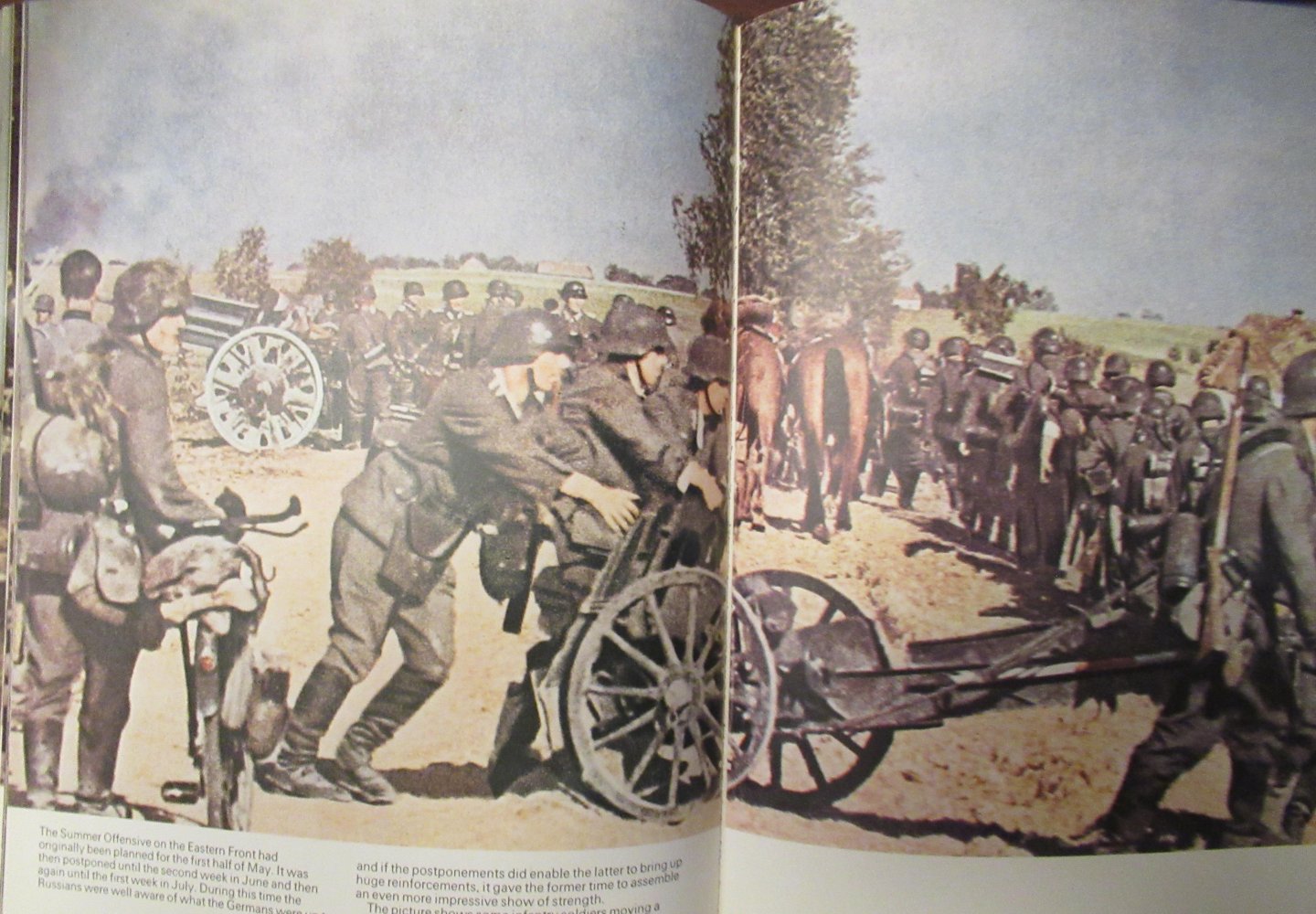 Hunt, Robert - Hartman, Tom (editors) - Swastika at war