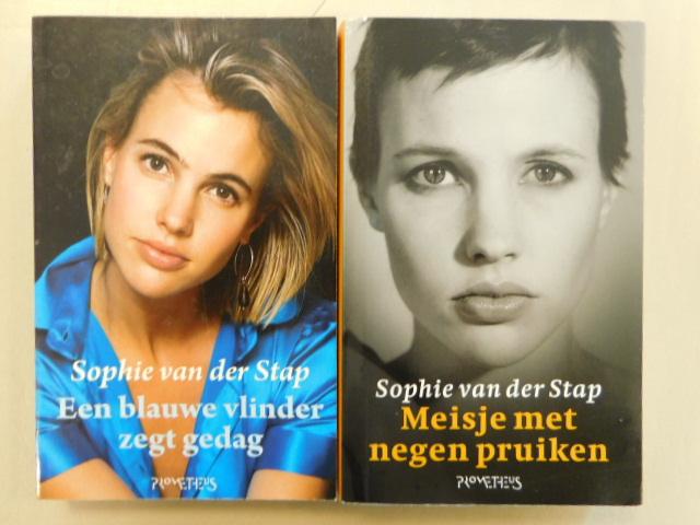 Stap, Sophie van der - Meisje met negen pruiken / autobiografische roman + Een blauwe vlinder zegt gedag