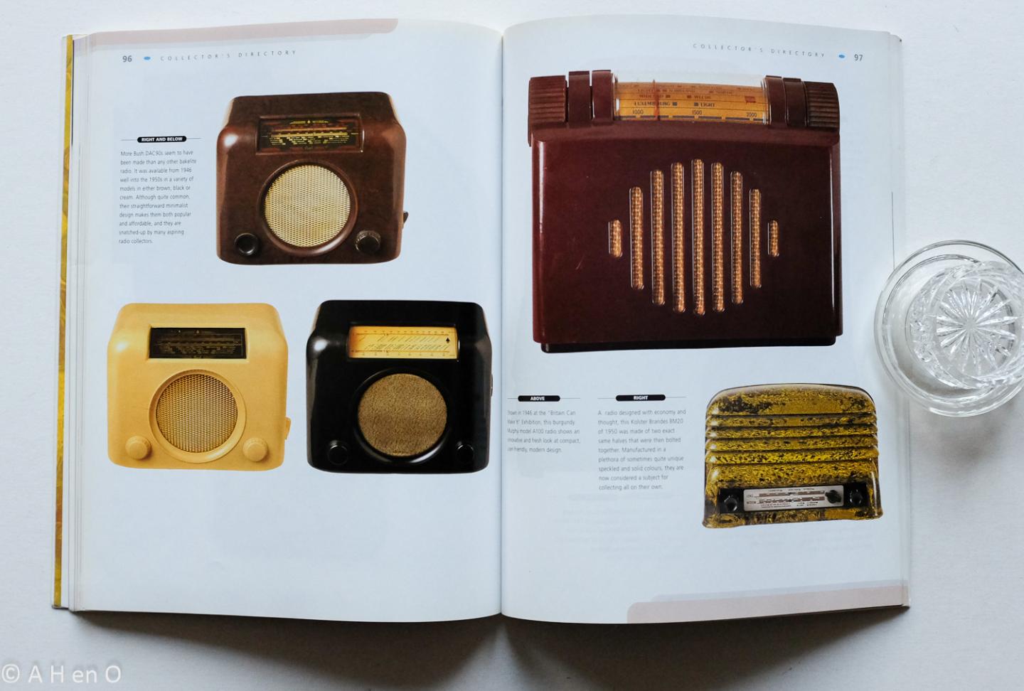 Hawes, Robert; Gad Sassower - Bakelite radios : the collector's guide to the style and beauty of the bakelite radio