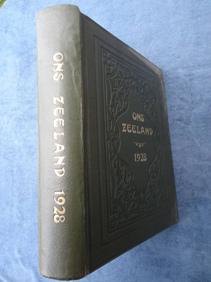 Berg, Antoine van den Berg (red.). - Ons Zeeland, geïllustreerd weekblad. Complete, ingebonden, derde jaargang (no. 1 t/m 50 + kerstnummer 1928).