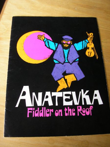  - Programmaboekje met toelichting rond spelers e.d. van "Anatevka, Fiddler on the Roof",  o.a Lex Goudsmit
