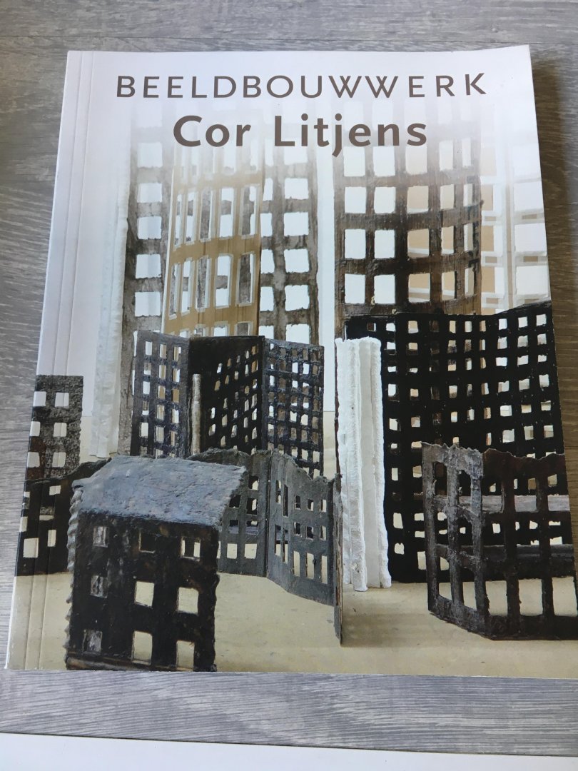 Cor Litjens - Beeldbouwwerk Cor Litjens, gesigneerd