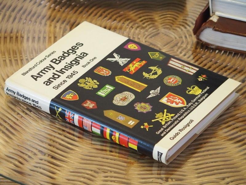 Rosignoli G. - Army badges and Insignia since 1945. Book One. Great Britain, Poland, U.S.A., Italy, German Federal and Democratic Republics, U.S.S.R., Belgium