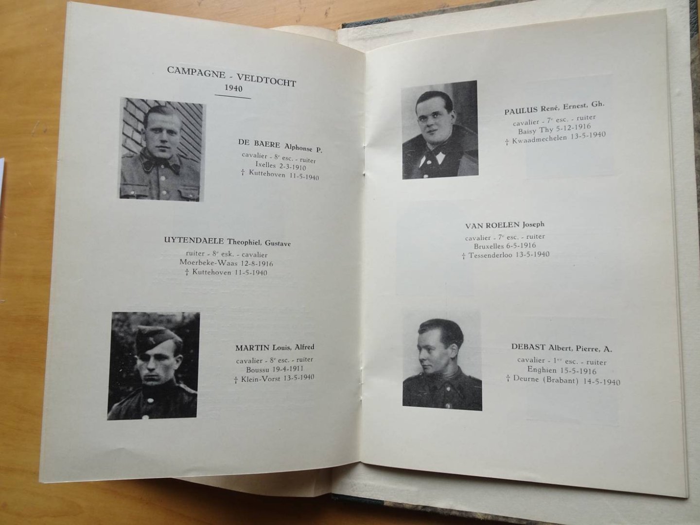 Maele, W. Pierre van & Jules De Boeck. - Het 2de Gidsen-Regiment te Velde. Belevenissen uit de Veldtocht van Mei 1940, voorafgegaan door een inleiding betreffende de wederoprichting van het 2 G. en door een voorwoord handelend over de Mobilisatieperiode.