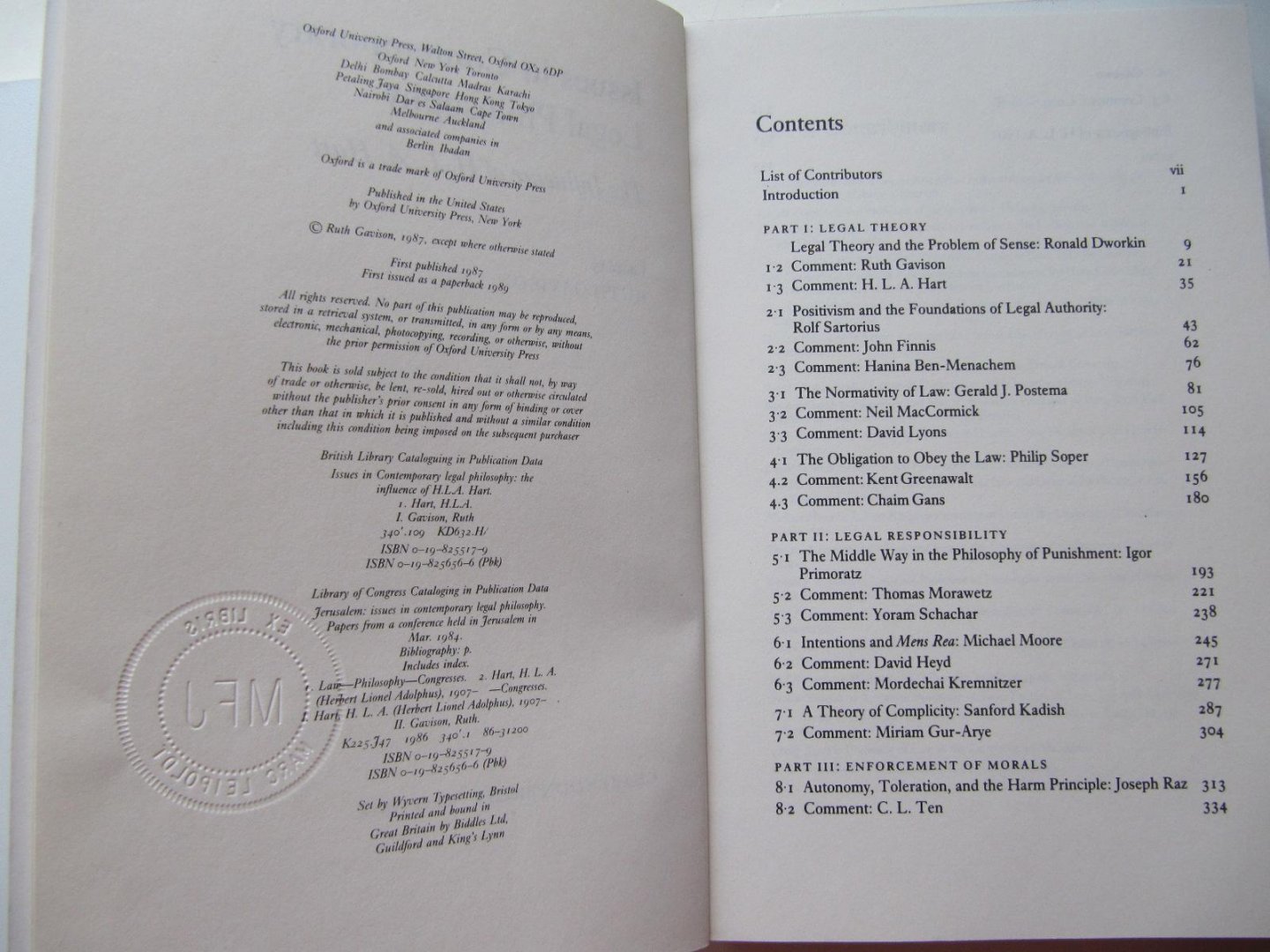 Ruth Gavison - Issues in Contemporary Legal Philosophy