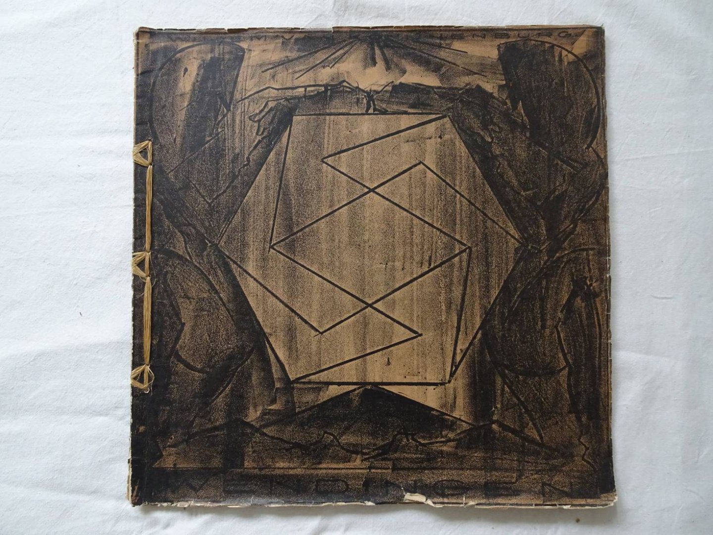 Wijdeveld, H. TH. (ed.). - Wendingen. An illustrated magazine of the arts of Architectura et Amicitia. No. 1 and 2. 1921. This number contains the work of the Dutch painter Willem van Konijnenburg with an introduction by Albert Plasschaert.