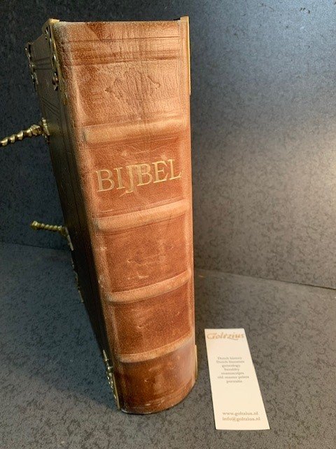 KEUR, J .EN P., - Bijbel dat is de ganse Heilige Schrift, bevattende alle de canonieke boeken van het Ouden en Nieuwe Testament. Door last van de hoog mogende Heeren Staten-generaal der vereenigde Nederlanden en volgens het besluit van de synode-nationaal gehou...
