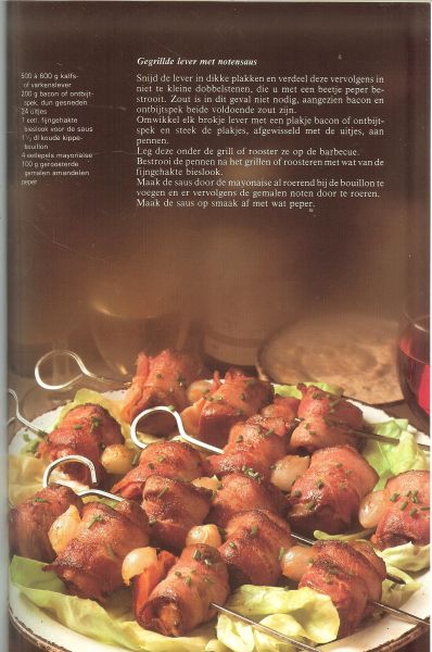 May, Maria .. Omslagontwerp Ton Wienbelt - Het Complete Kookboek. met recepten van de hele wereld