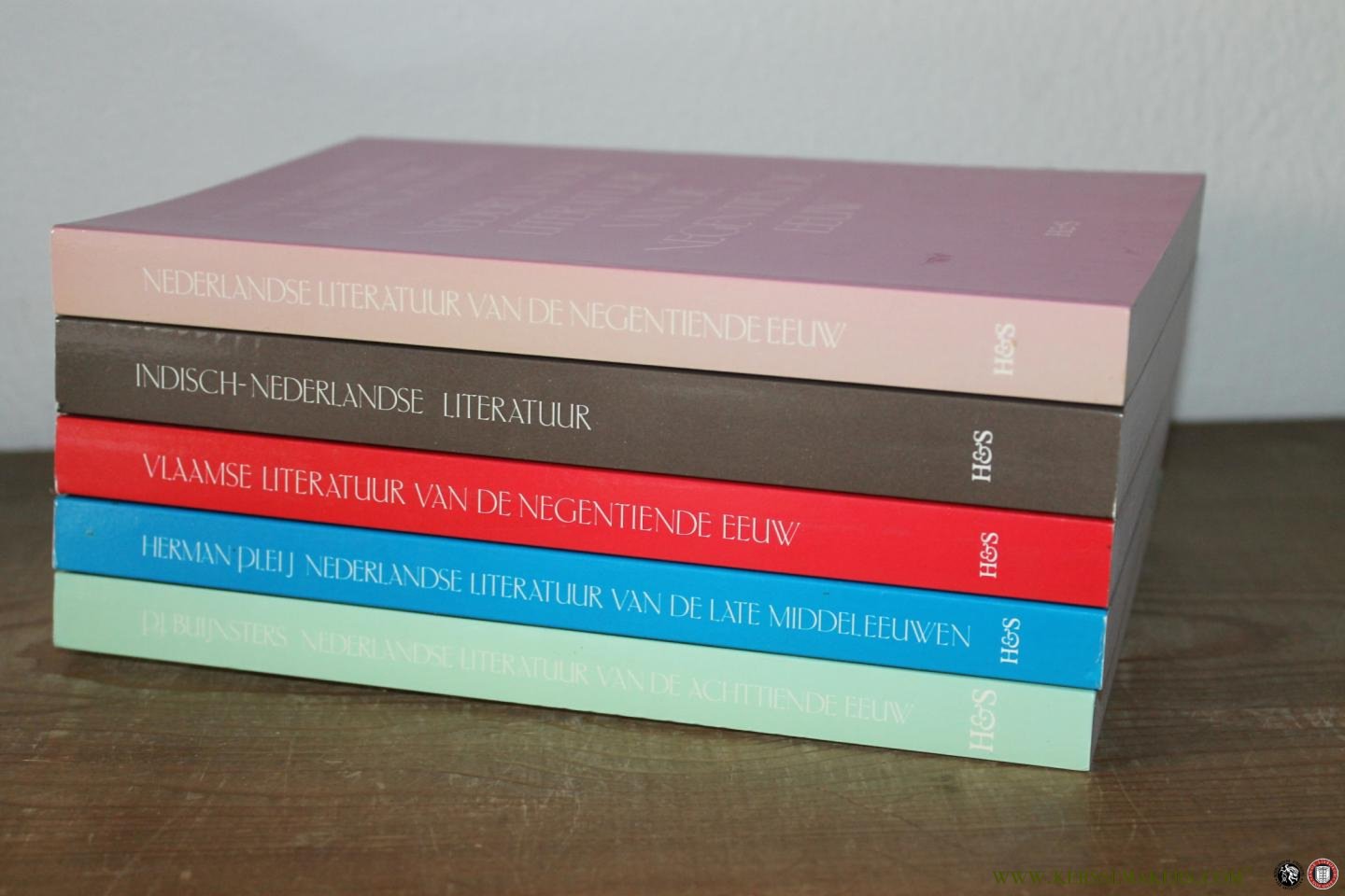 BUIJNSTERS, P.J. / PLEIJ, Herman / BERG, W. van den / ZONNEVELD, Peter van / BAAY, Reggie / DEPREZ, Ada/ GOBBERS, Walter - 5 boeken van uitgeverij HES (H&S) over literatuur. Voor titels zie 'meer info'.