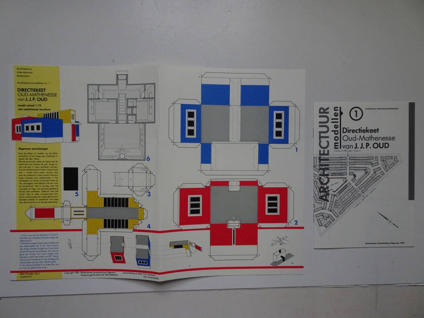Vollaard, Piet & Groenendijk, Paul. - Architectuurmodellen nr. 1. Directiekeet Oud-Mathenesse van J.J.P. Oud.
