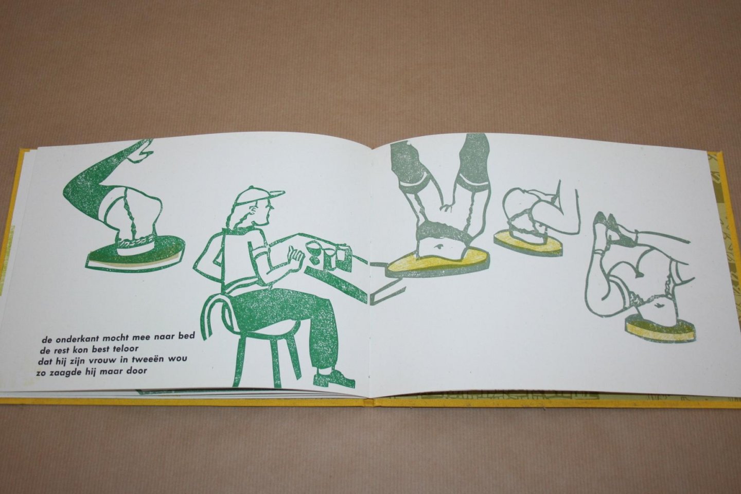 Tekst: Judith van Zummeren //  Illustraties: Walter Kerkhofs - En neer en op en neer