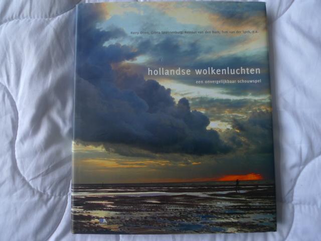 Born, Reinout van den - Hollandse wolkenluchten / een onvergelijkbaar schouwspel