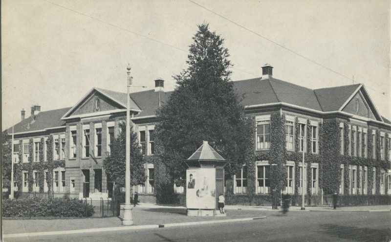 Klein, P.W.; Pinkse, V.C.C.J. - 60 jaar bouwplannen NEH