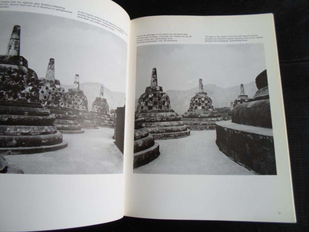 Mazurki, Yazir & Fred D.Awuy - Namo Buddhaya, Het monument van eerbetoon aan Buddha, de Borobudur